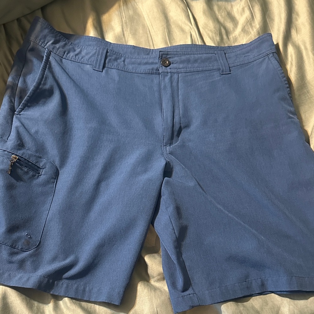 Magellan Outdoors Blue Cargo Shorts with Zip Pocket